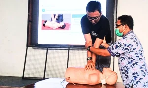 Pelatihan Medis di SMA Seminari Mertoyudan 1