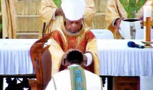 Mgr. Yohanes Hans Monteiro Ditahbiskan Jadi Uskup Larantuka 1