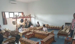 Melampaui Batas Nada
