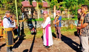 Mgr. Maksi Pimpin Perayaan Minggu Palma di Gereja Paroki St. Klaus Werang 1