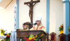 Mgr Regus dalam Khotbahnya di Misa Paskah